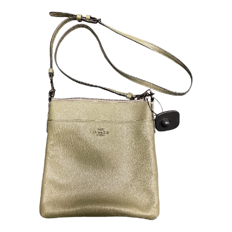 Coach bags with a front - flap pocket and a turnlock for a classic aestheticHandbag Designer By Coach, Size: Small