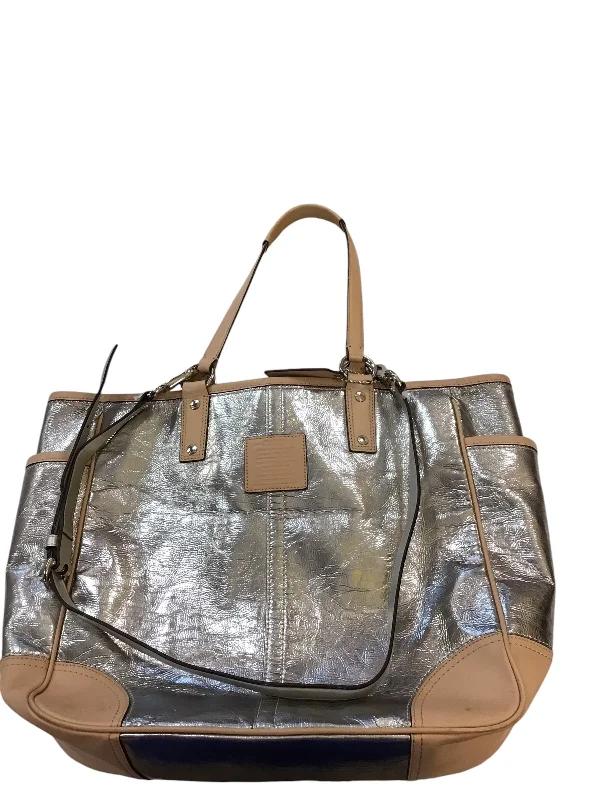 Coach bags with a patent - leather finish for a shiny and sophisticated appearanceHandbag Designer By Coach, Size: Large