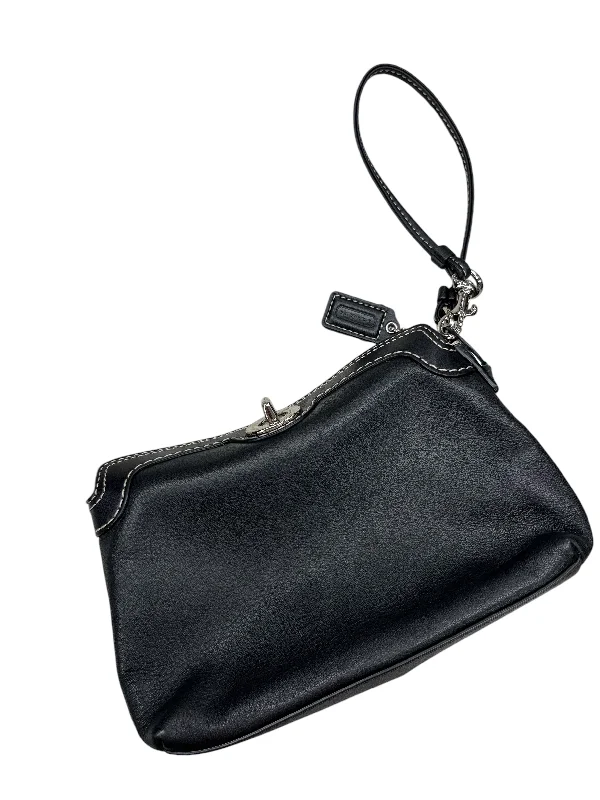 Coach handbags with a metal - framed clasp for durability and styleWristlet Designer By Coach, Size: Small