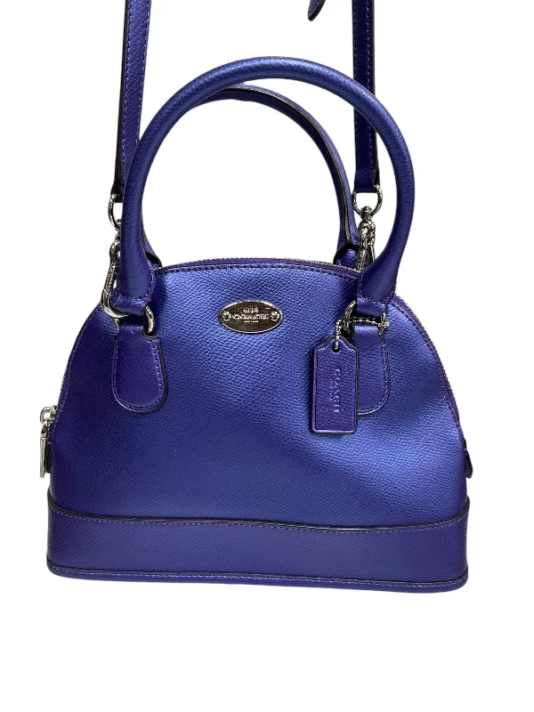 Coach bags with a front - flap pocket and a turnlock for a classic aestheticHandbag Leather By Coach, Size: Small