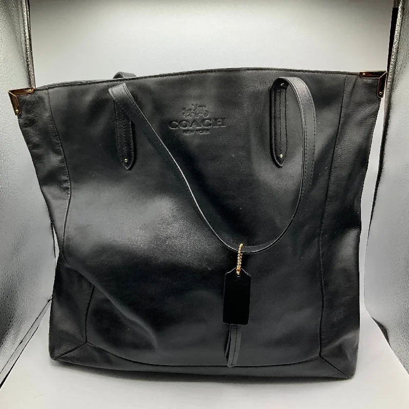 Coach bags with a zippered interior pocket for separating itemsHandbag Designer By Coach, Size: Large